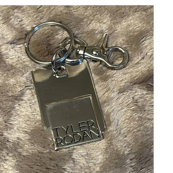 Vintage 1990s Tyler Rodan 4 1/2" Silvertone Keychain w/Lobster Clip, Tag, Ring - Picture 2 of 2